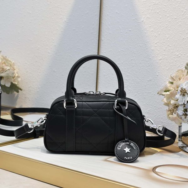 D-Vibe East-West Nano Bag black