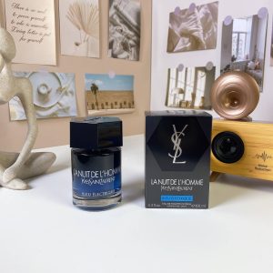 La Nuit De L'homme Bleu Electrique (1)