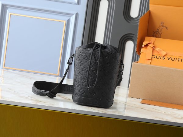 Noe Sling Bag
