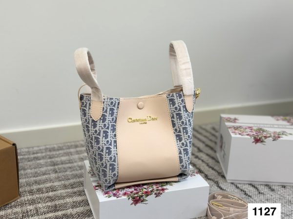 Small Signature Bucket Bag beige