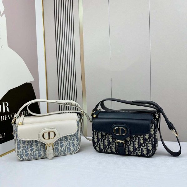 Small 30 Montaigne Pocket Bag